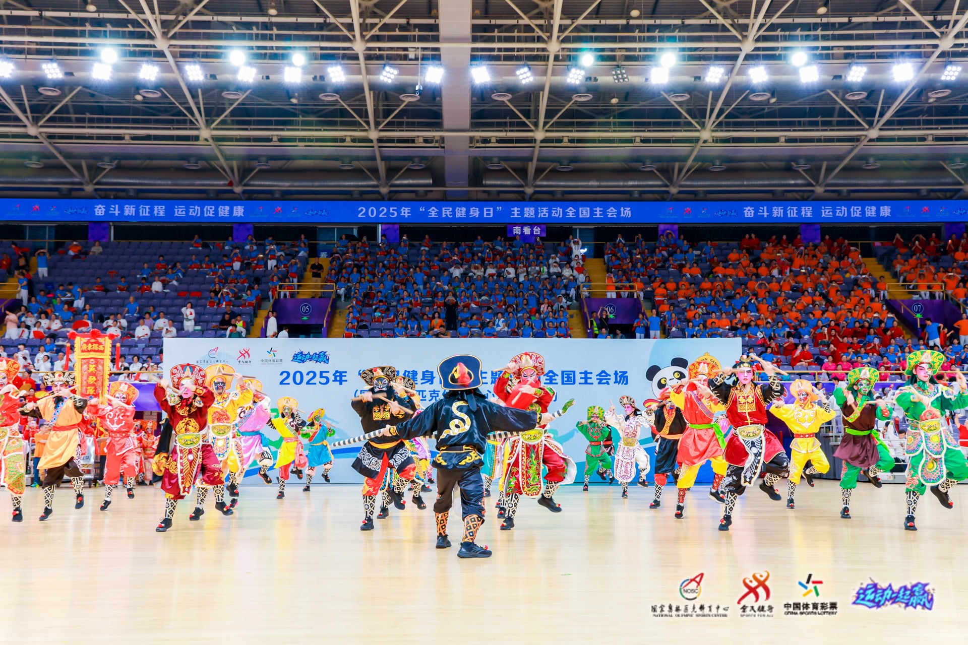 定制“谷子”、同人“发粮”...王者荣耀怎么越活越“有活”了？